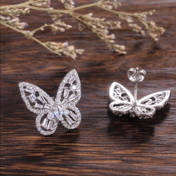 NWT CUBIC ZIRCONIA BUTTERFLY EARRINGS - Picture 3 of 3